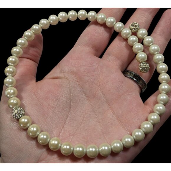 Elegant Glam Faux Pearl And Rhinestone Coil Necklace - Picture 3 of 6